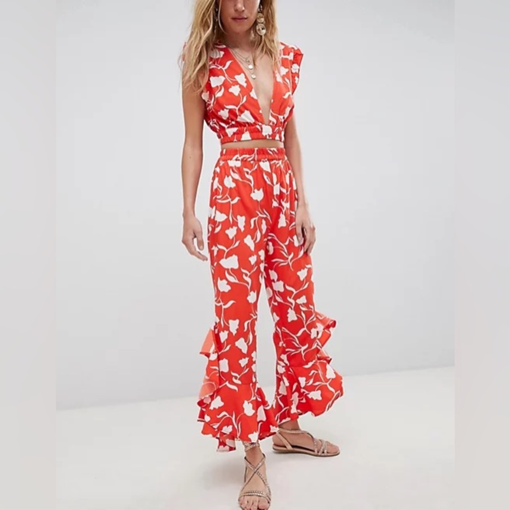 NWOT- ASOS DESIGN Senorita Floral Print Beach Set. Sz 6